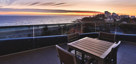 Iconic Kirra Beach Resort - Sydney 4u 43