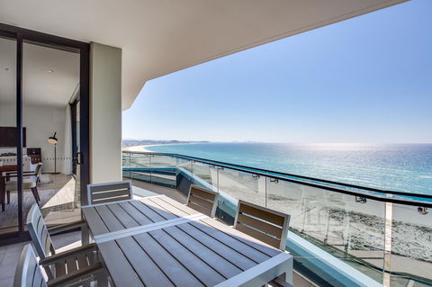 Iconic Kirra Beach Resort - Sydney 4u 21