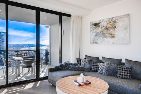 Iconic Kirra Beach Resort - Sydney 4u 40