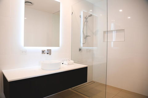 Iconic Kirra Beach Resort - Sydney 4u 10