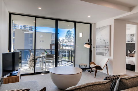 Iconic Kirra Beach Resort - Sydney 4u 9