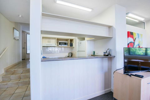 Tiki Hotel Apartments Surfers Paradise - Sydney 4u 9