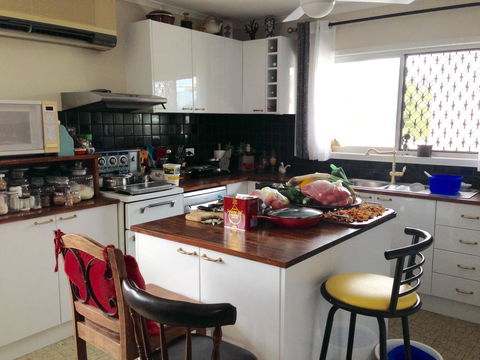 XYL Pets Friendly Seaside Boutique Guesthouse - Sydney 4u 2