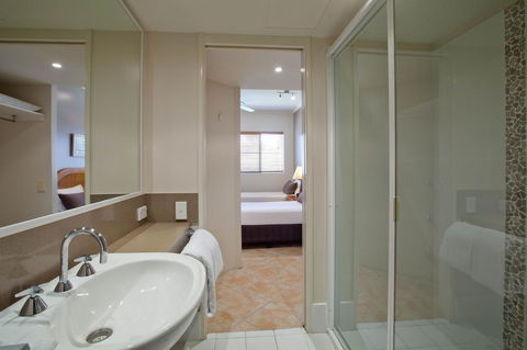 Coral Sands Beachfront Resort - Sydney 4u 24