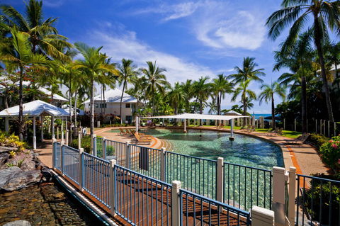 Coral Sands Beachfront Resort - Sydney 4u 5