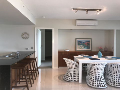 Proximity Waterfront Apartments - Sydney 4u 23