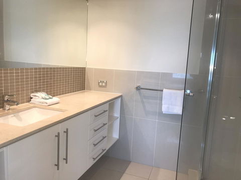 Proximity Waterfront Apartments - Sydney 4u 11
