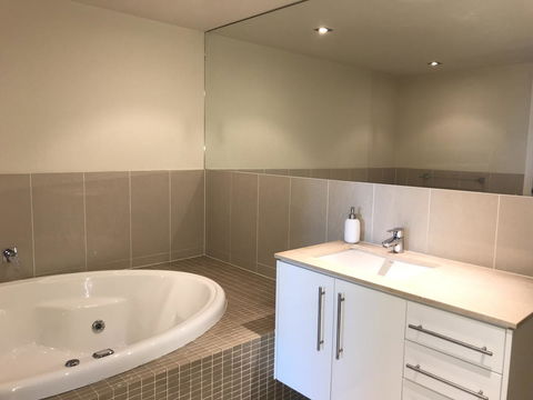 Proximity Waterfront Apartments - Sydney 4u 22