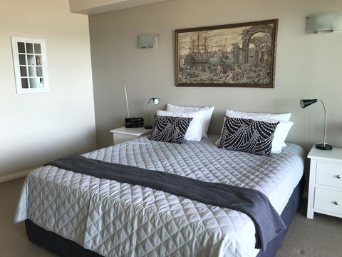 Proximity Waterfront Apartments - Sydney 4u 19