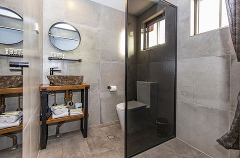 The Pink Hotel Coolangatta - Sydney 4u 22
