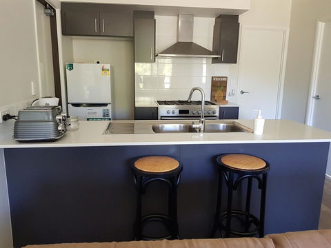 Adwaga Lodge - Sydney 4u 21