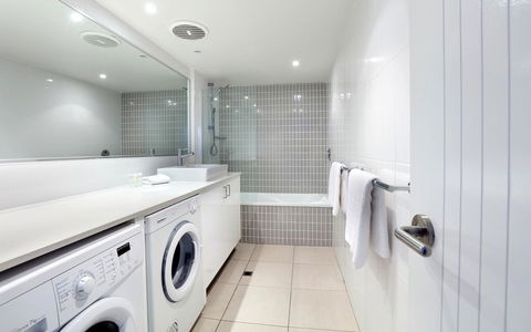 Peninsular Beachfront Resort - Sydney 4u 24