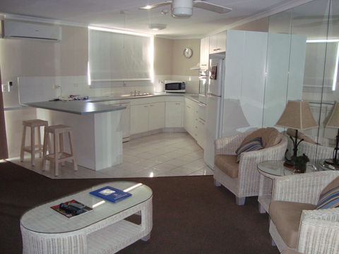 Grosvenor Beachfront Apartments Surfers Paradise - Sydney 4u 14