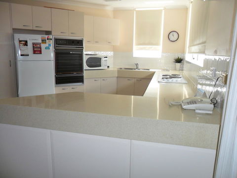 Grosvenor Beachfront Apartments Surfers Paradise - Sydney 4u 15