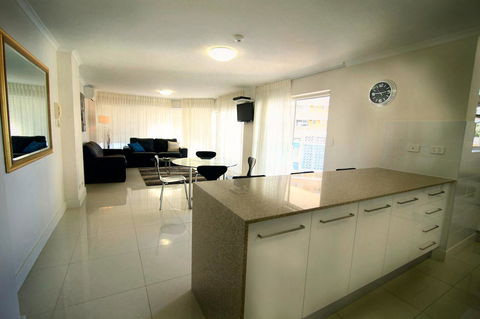 Grosvenor Beachfront Apartments Surfers Paradise - Sydney 4u 3