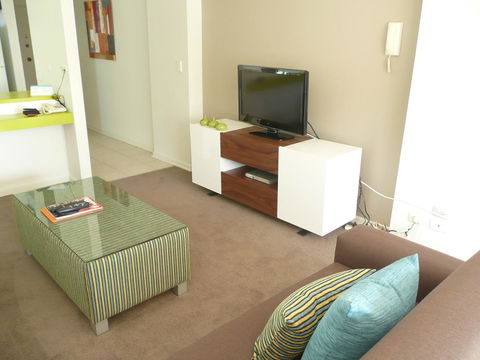Grosvenor Beachfront Apartments Surfers Paradise - Sydney 4u 24