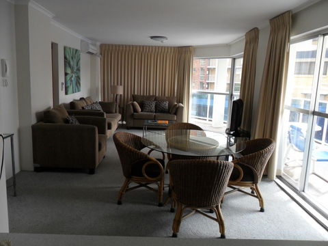 Grosvenor Beachfront Apartments Surfers Paradise - Sydney 4u 23