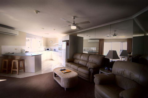 Grosvenor Beachfront Apartments Surfers Paradise - Sydney 4u 9