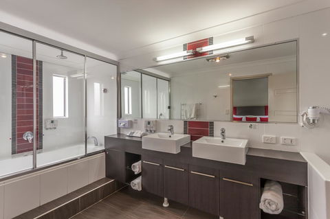 Platinum International - Sydney 4u 22