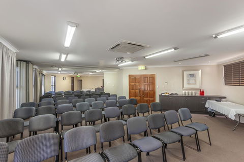 Platinum International - Sydney 4u 38