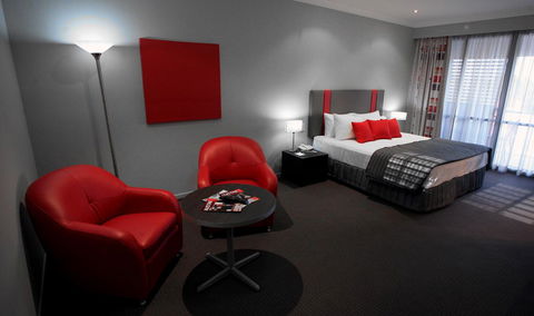 Platinum International - Sydney 4u 30