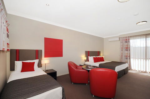 Platinum International - Sydney 4u 8