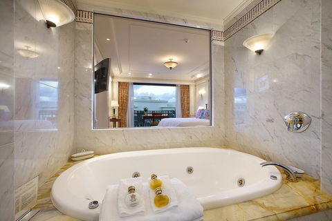 Imperial Hotel Gold Coast - Sydney 4u 6