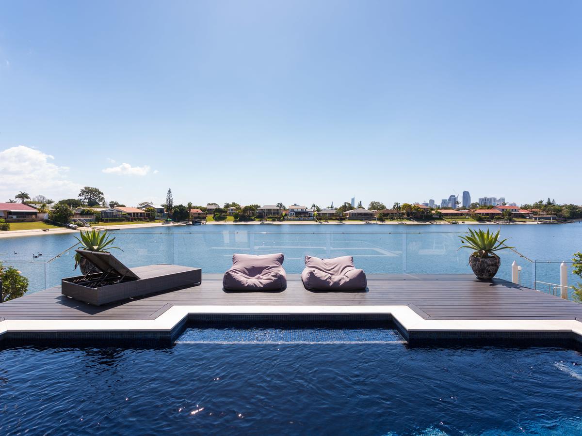 Mermaid Waters QLD Accommodation Sydney