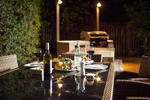 At The Sound Noosa Motel - Sydney 4u 4