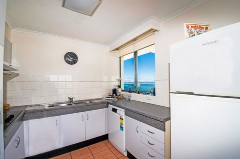 Seacrest Beachfront Apartments Surfers Paradise - Sydney 4u 7