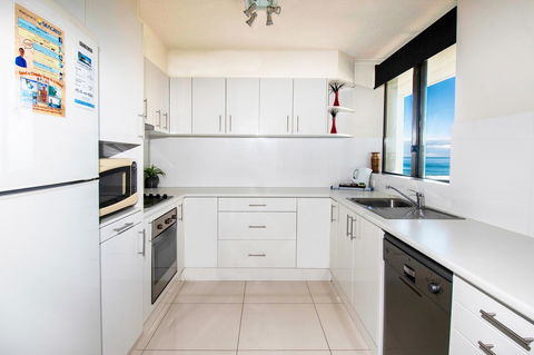 Seacrest Beachfront Apartments Surfers Paradise - Sydney 4u 23
