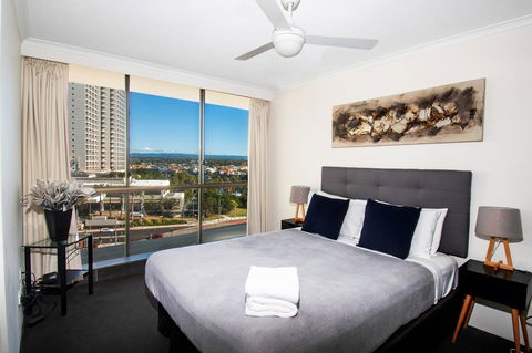 Seacrest Beachfront Apartments Surfers Paradise - Sydney 4u 1