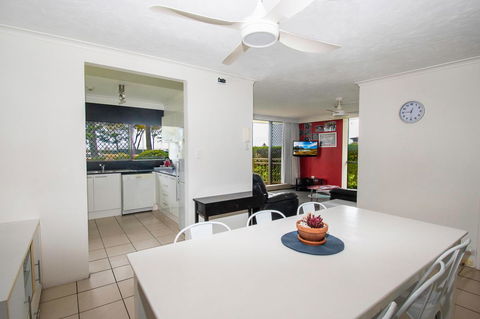 Seacrest Beachfront Apartments Surfers Paradise - Sydney 4u 14