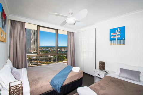 Seacrest Beachfront Apartments Surfers Paradise - Sydney 4u 3