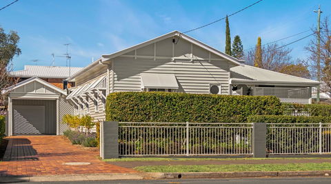 Frangipani House - Sydney 4u 24