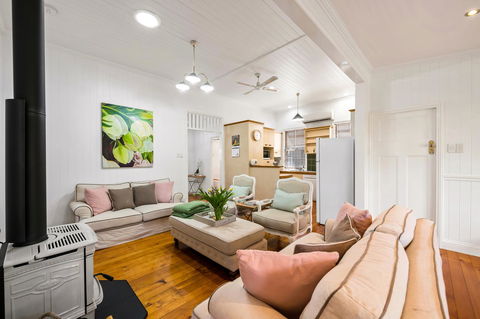 Frangipani House - Sydney 4u 10