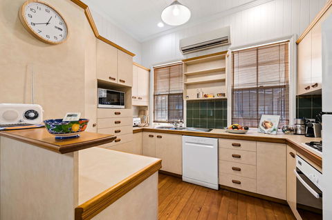Frangipani House - Sydney 4u 11