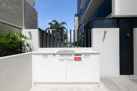 Sunset Retreat Mooloolaba - Sydney 4u 36