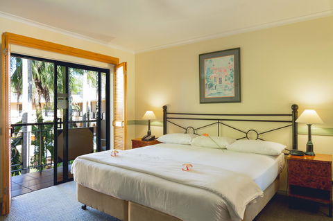 Palm Royale Cairns - Sydney 4u 28