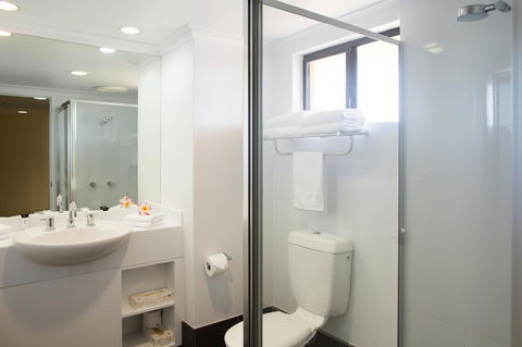Palm Royale Cairns - Sydney 4u 30