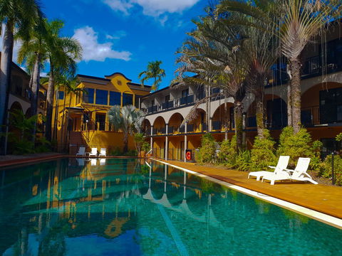 Palm Royale Cairns - Sydney 4u 5