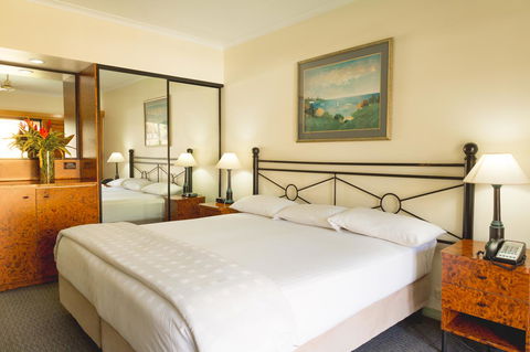Palm Royale Cairns - Sydney 4u 27