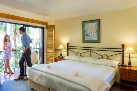 Palm Royale Cairns - Sydney 4u 26