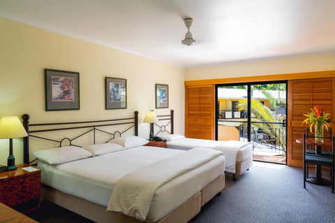 Palm Royale Cairns - Sydney 4u 21