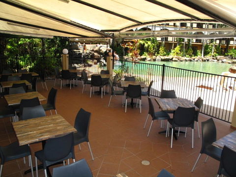 Palm Royale Cairns - Sydney 4u 7