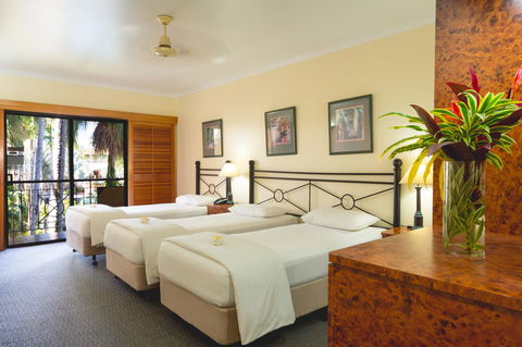 Palm Royale Cairns - Sydney 4u 24