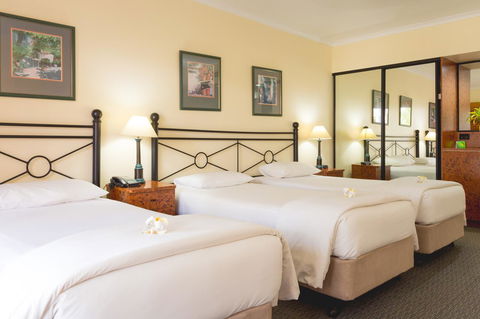 Palm Royale Cairns - Sydney 4u 29