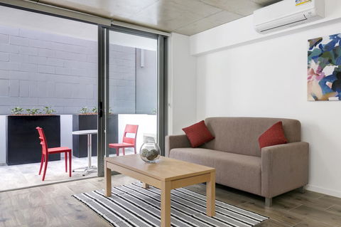 Direct Collective - Pavilion And Governor On Brookes - Sydney 4u 7