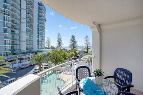 Kirra Beach Apartments - Accommodation Sydney 16