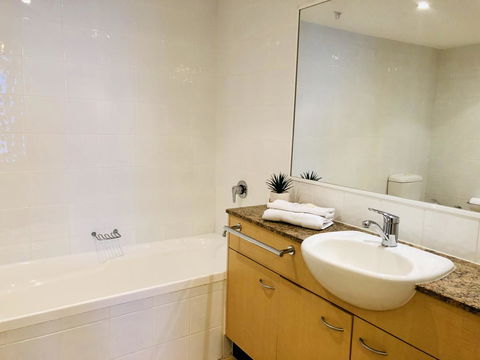 Kirra Beach Apartments - Accommodation Sydney 6